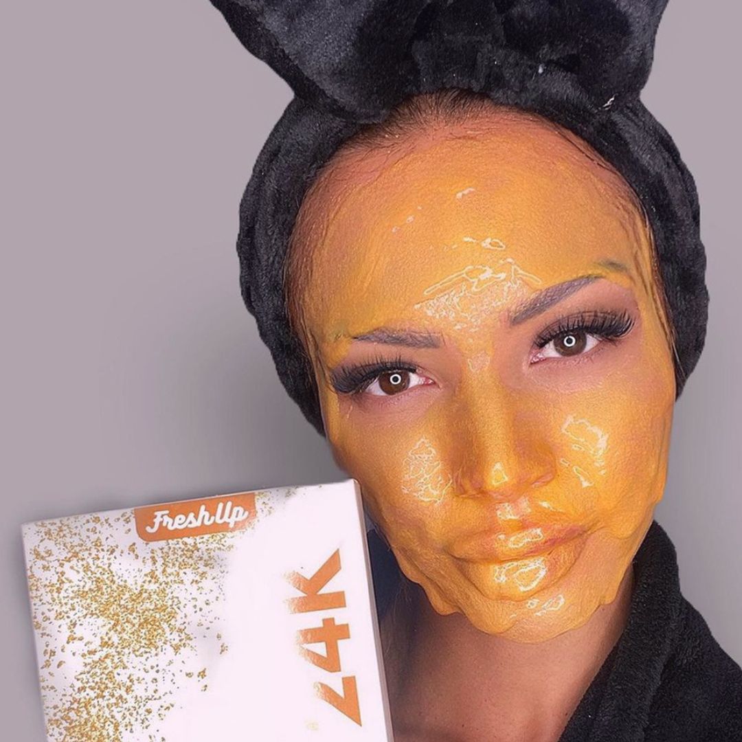 Customer using 24K Gold Jelly Mask at Home FreshUp Professional 